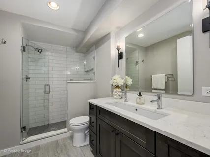 $880,000 | 1719 North Halsted Street, Unit B, Chicago, IL 60614