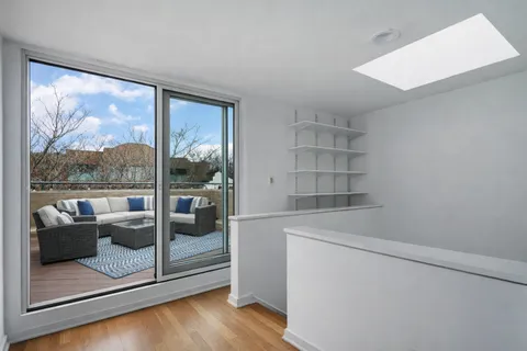 $880,000 | 1719 North Halsted Street, Unit B, Chicago, IL 60614