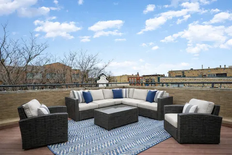 $880,000 | 1719 North Halsted Street, Unit B, Chicago, IL 60614