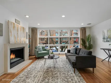 $880,000 | 1719 North Halsted Street, Unit B, Chicago, IL 60614