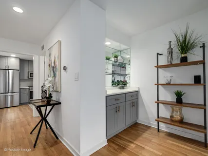 $880,000 | 1719 North Halsted Street, Unit B, Chicago, IL 60614