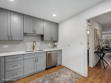 $880,000 | 1719 North Halsted Street, Unit B, Chicago, IL 60614
