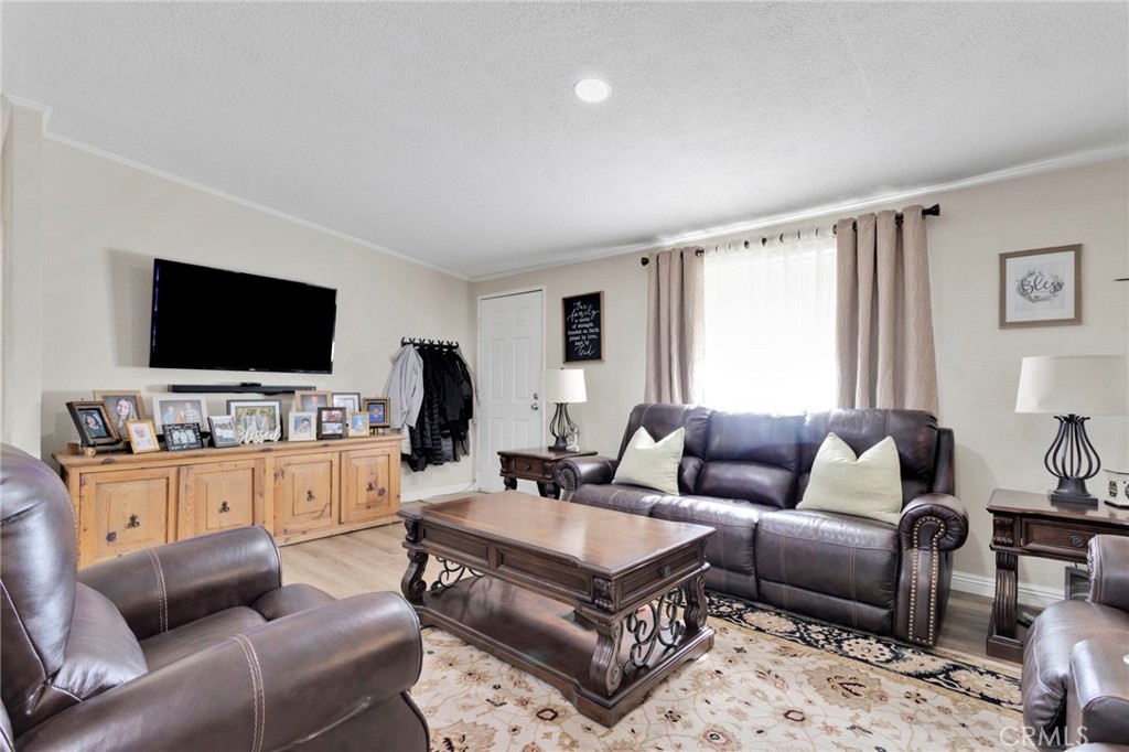 12245 Cordero Road Victorville, CA 92392 - Photo 9 of 48
