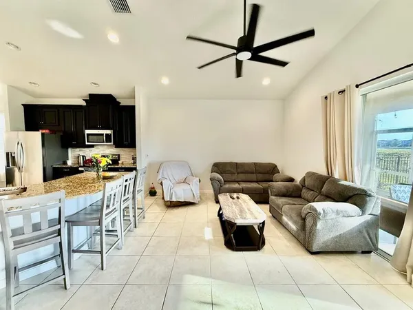 $2,400 | 7832 Red Hickory Place, Riverview, FL 33578