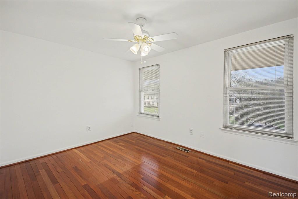 5040 Patrick Road West Bloomfield, MI 48322 - Photo 17 of 30 Gallery Image 17
