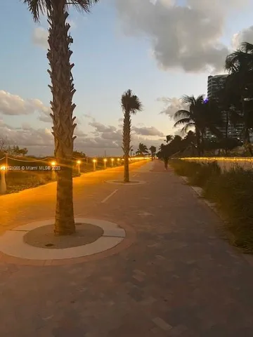 $3,600 | 5151 Collins Avenue, Unit 1036, Miami Beach, FL 33140