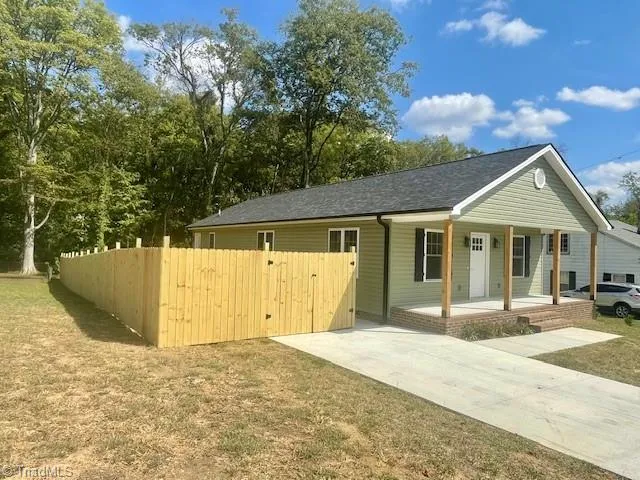 $239,000 | 319 East 3rd Avenue, Lexington, NC 27292