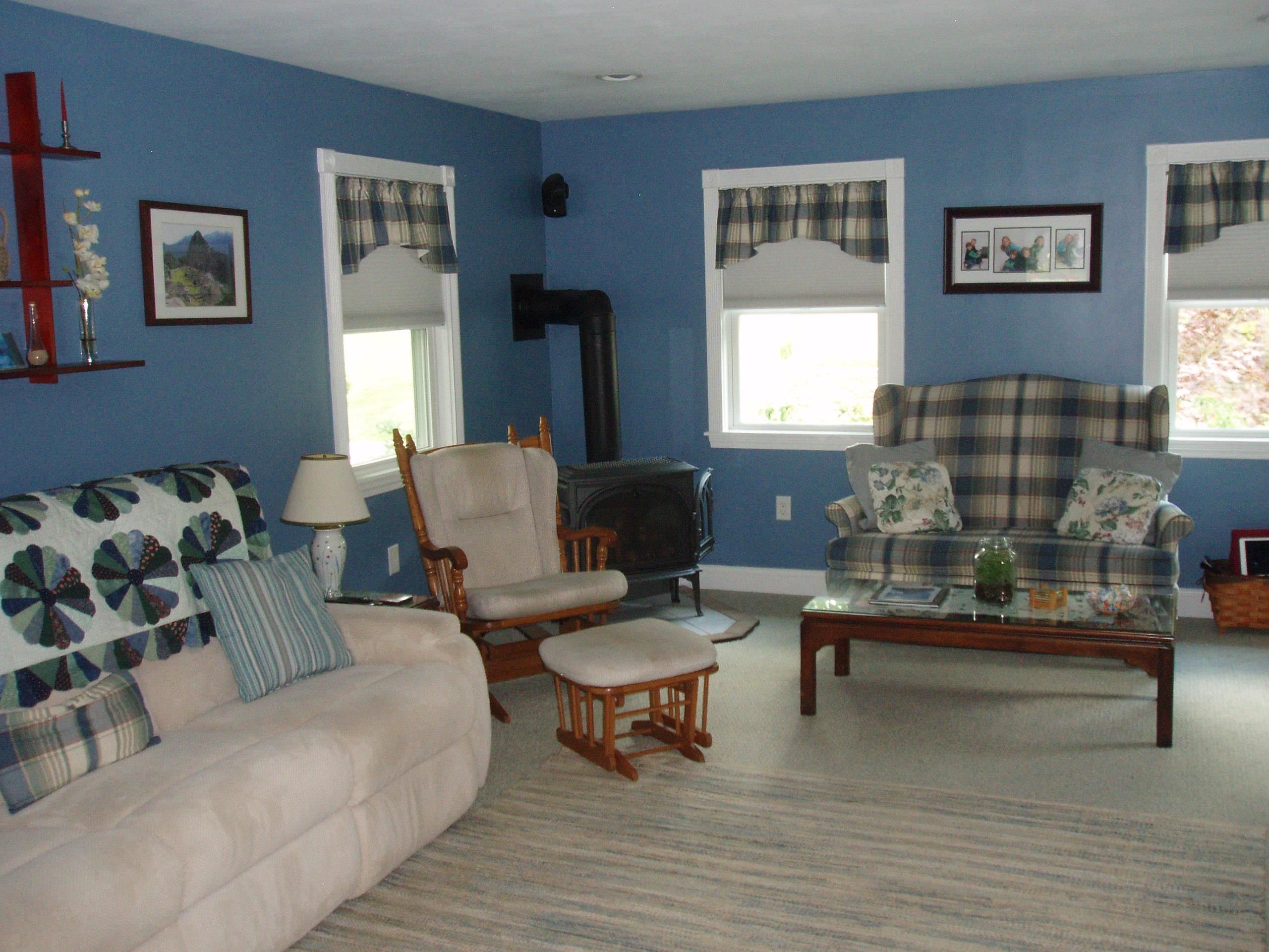 220 Bruce Road Manchester, NH 03104 - Photo 5 of 38