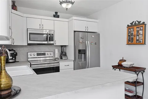 $925,000 | 6801 Southwest 27th Street, Miami, FL 33155