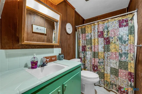 $305,000 | 33 Fairway Drive, Hilltop Lakes, TX 77871