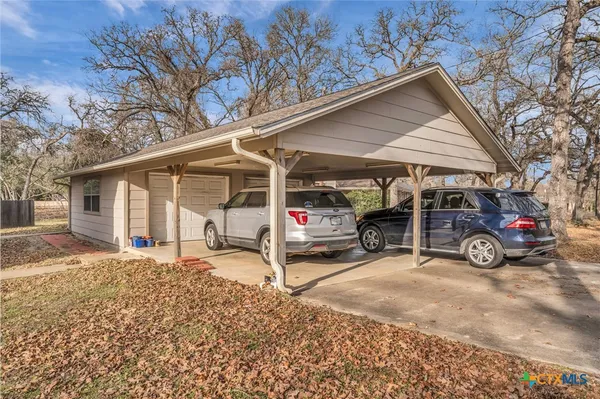 $305,000 | 33 Fairway Drive, Hilltop Lakes, TX 77871