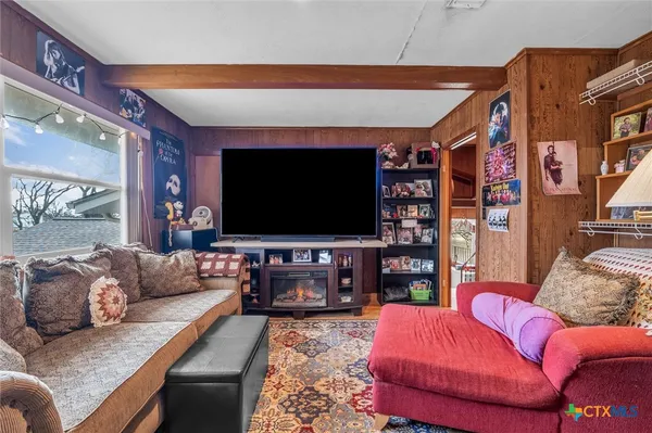 $315,000 | 33 Fairway Drive, Hilltop Lakes, TX 77871