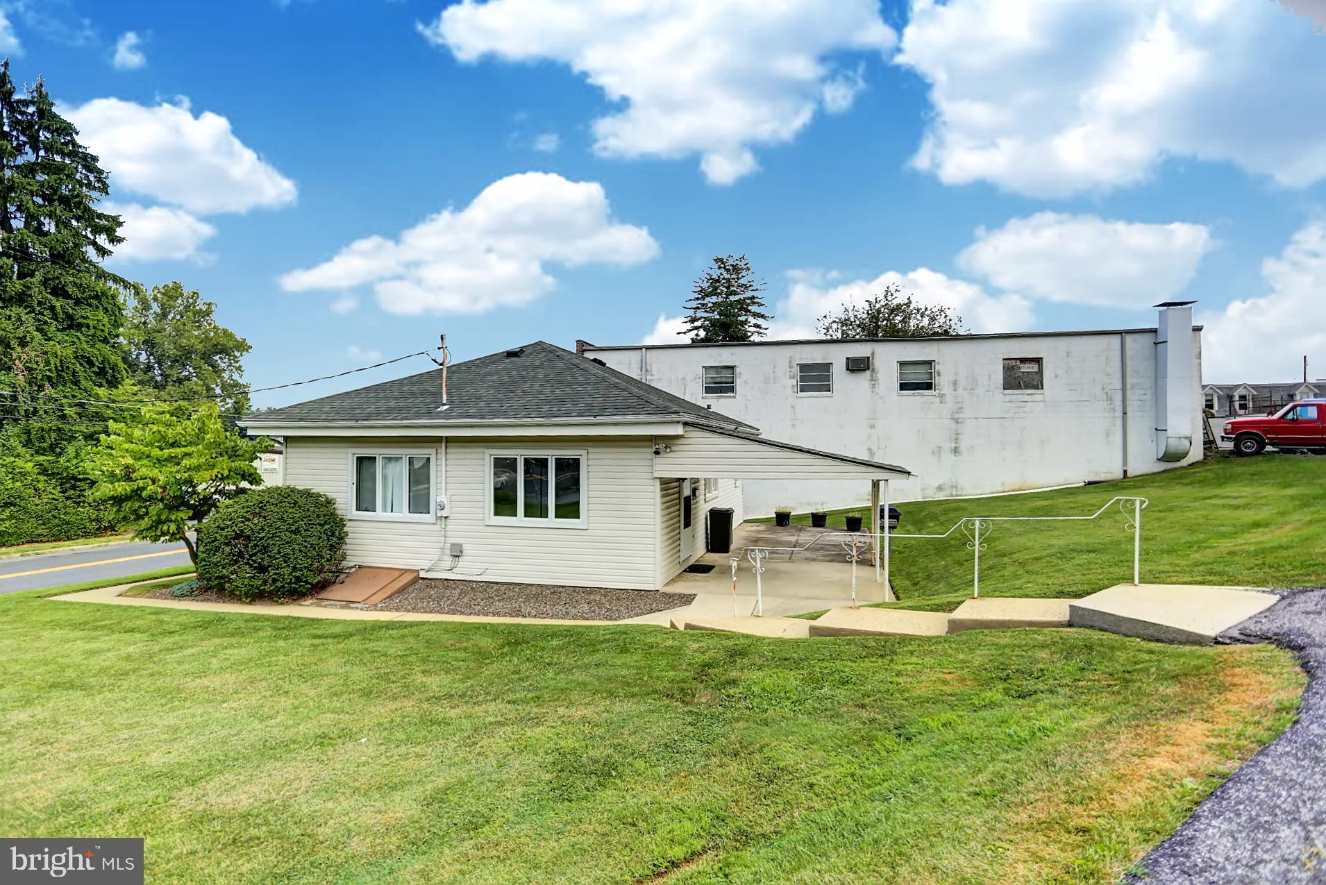 938 New Holland Road Reading, PA 19607 - Photo 1 of 14