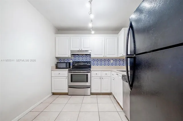 $1,650 | 711 North Pine Island Road, Unit 410, Plantation, FL 33324