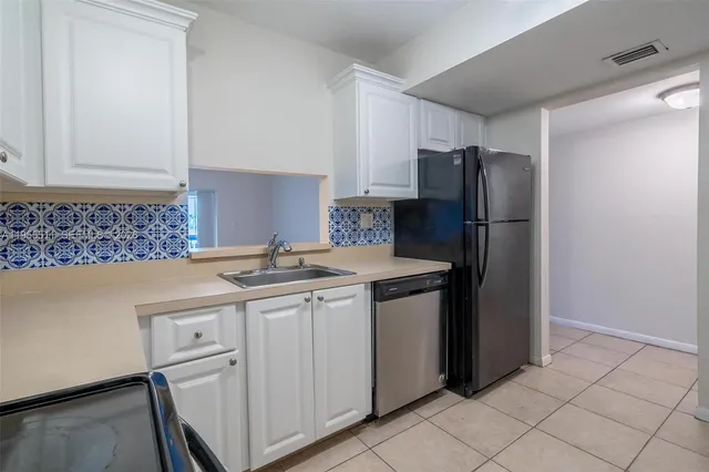 $1,650 | 711 North Pine Island Road, Unit 410, Plantation, FL 33324
