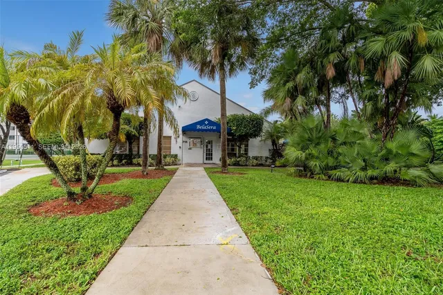 $1,650 | 711 North Pine Island Road, Unit 410, Plantation, FL 33324