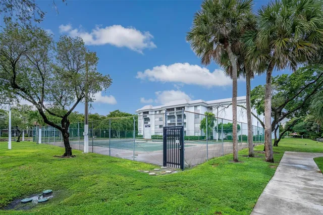 $1,650 | 711 North Pine Island Road, Unit 410, Plantation, FL 33324