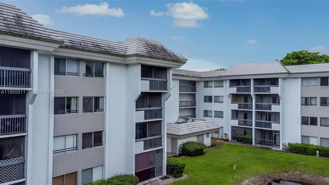 $1,650 | 711 North Pine Island Road, Unit 410, Plantation, FL 33324