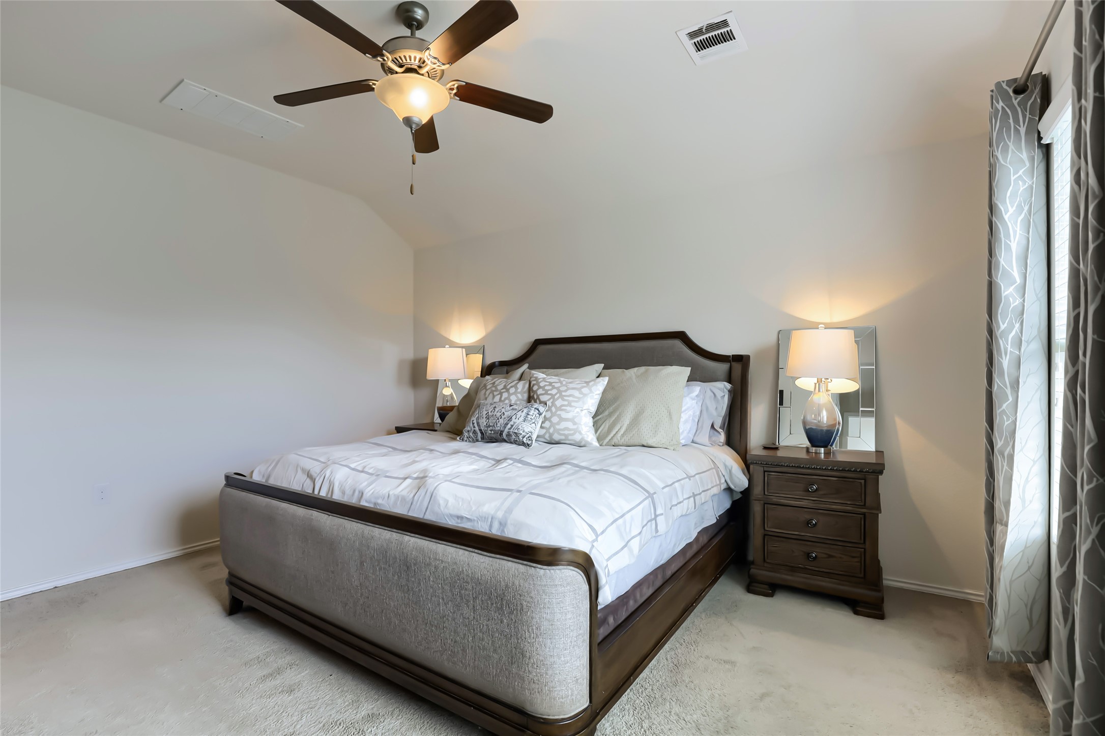 7216 Razors Edge Drive Austin, TX 78744 - Photo 10 of 36