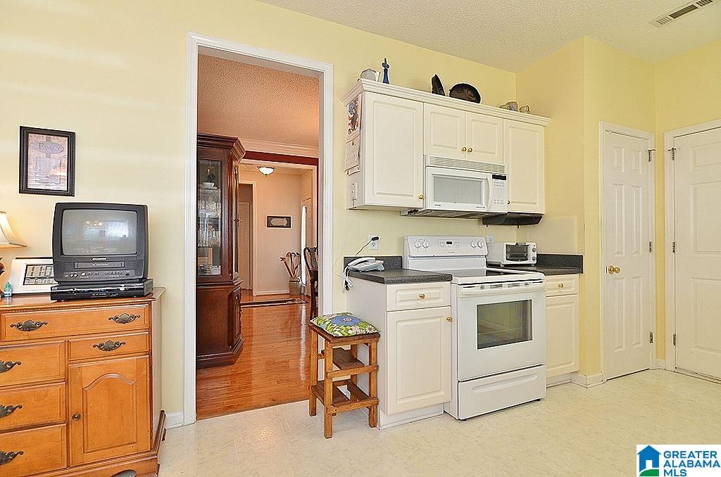 8528 Covington Way Leeds, AL 35094 - Photo 22 of 48