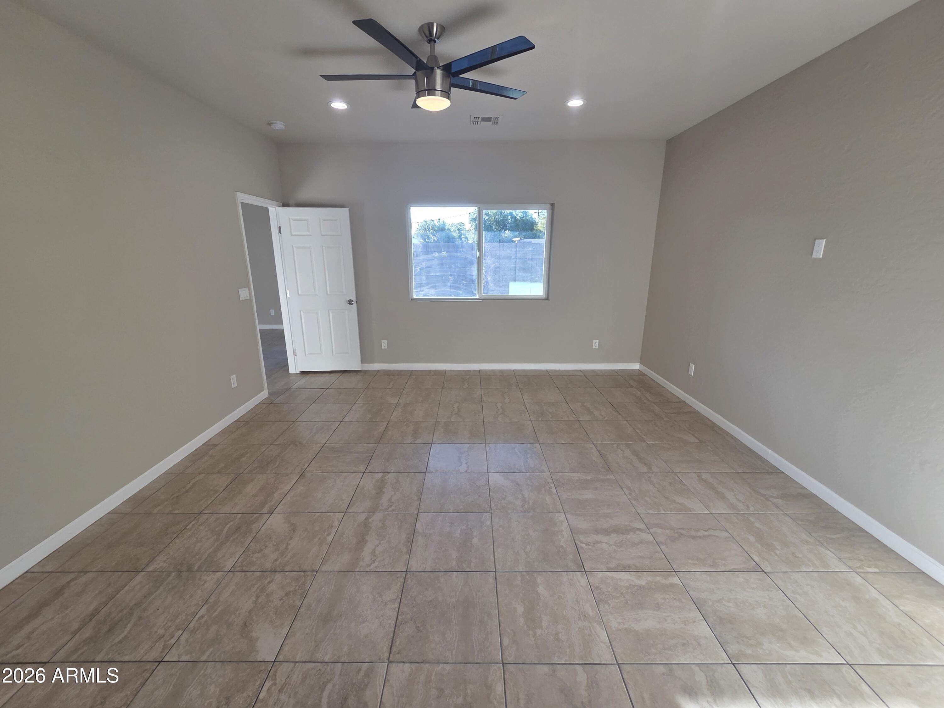 913 East Fremont Road, Unit 3 Phoenix, AZ 85042 - Photo 8 of 17 20260609_062555