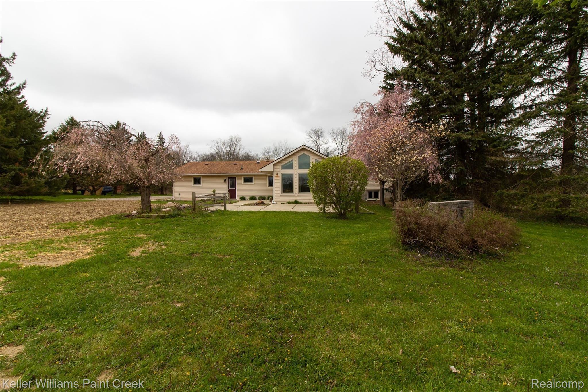 8950 Hickory Ridge Road Holly, MI 48442 - Photo 38 of 49 HickoryRidgeRd_8950_Back_15.jpg