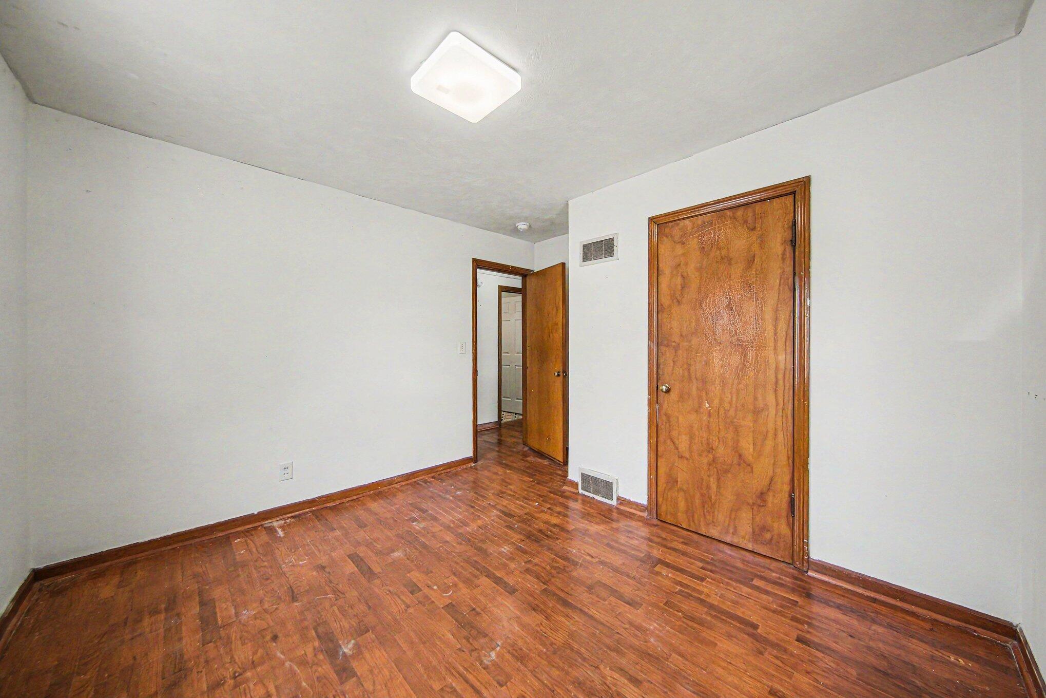 853 Addison Street Adrian, MI 49221 - Photo 16 of 30 017_dscf5621_840
