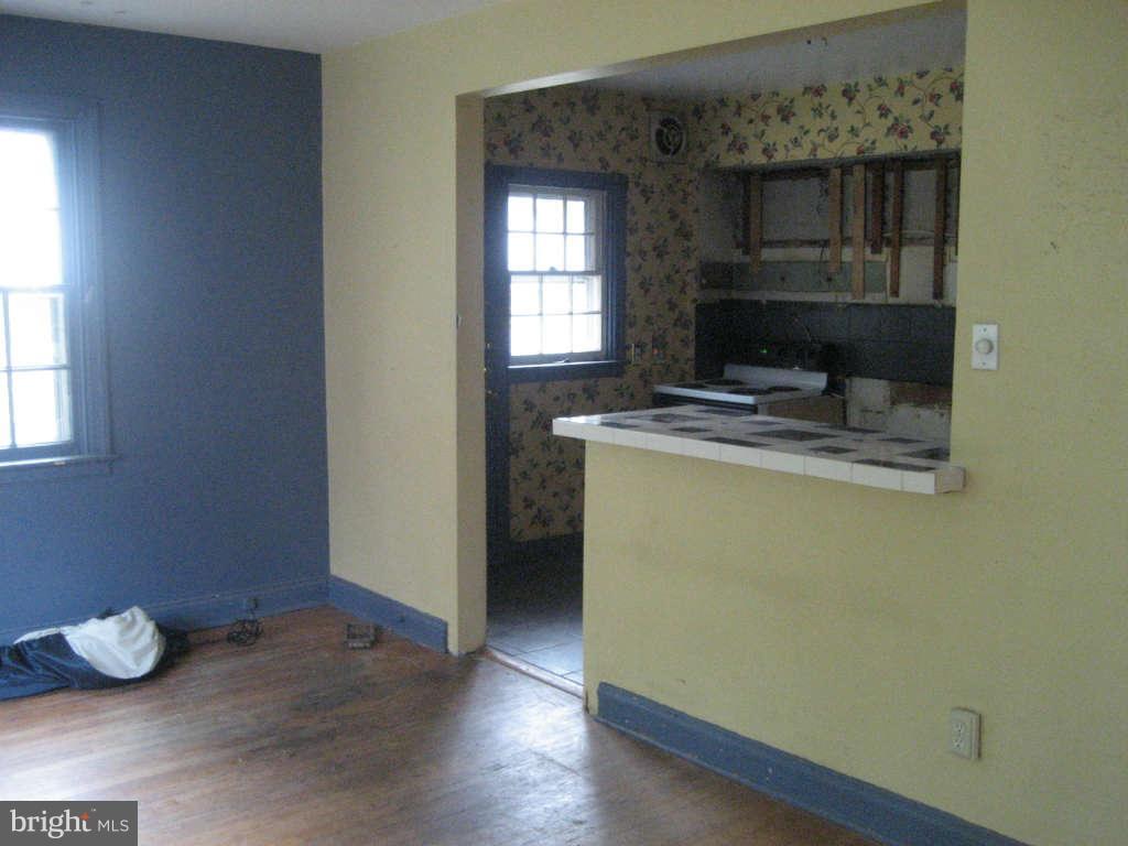 3708 Monterey Road Baltimore, MD 21218 - Photo 5 of 18 Interior (General)
