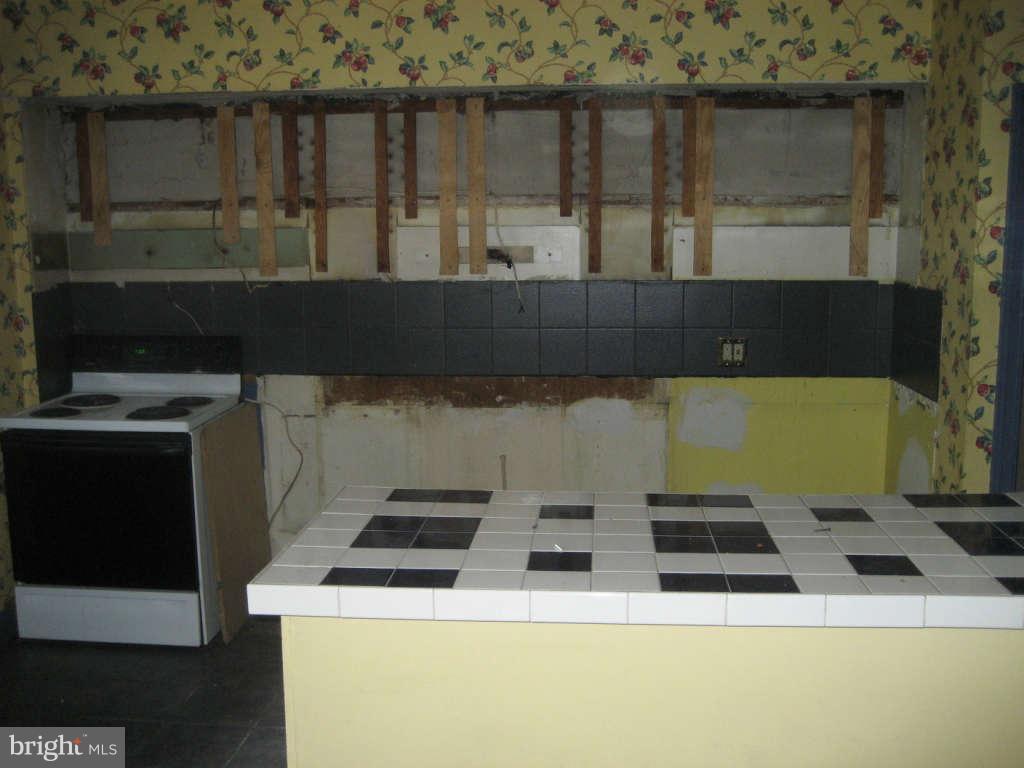 3708 Monterey Road Baltimore, MD 21218 - Photo 6 of 18 Interior (General)