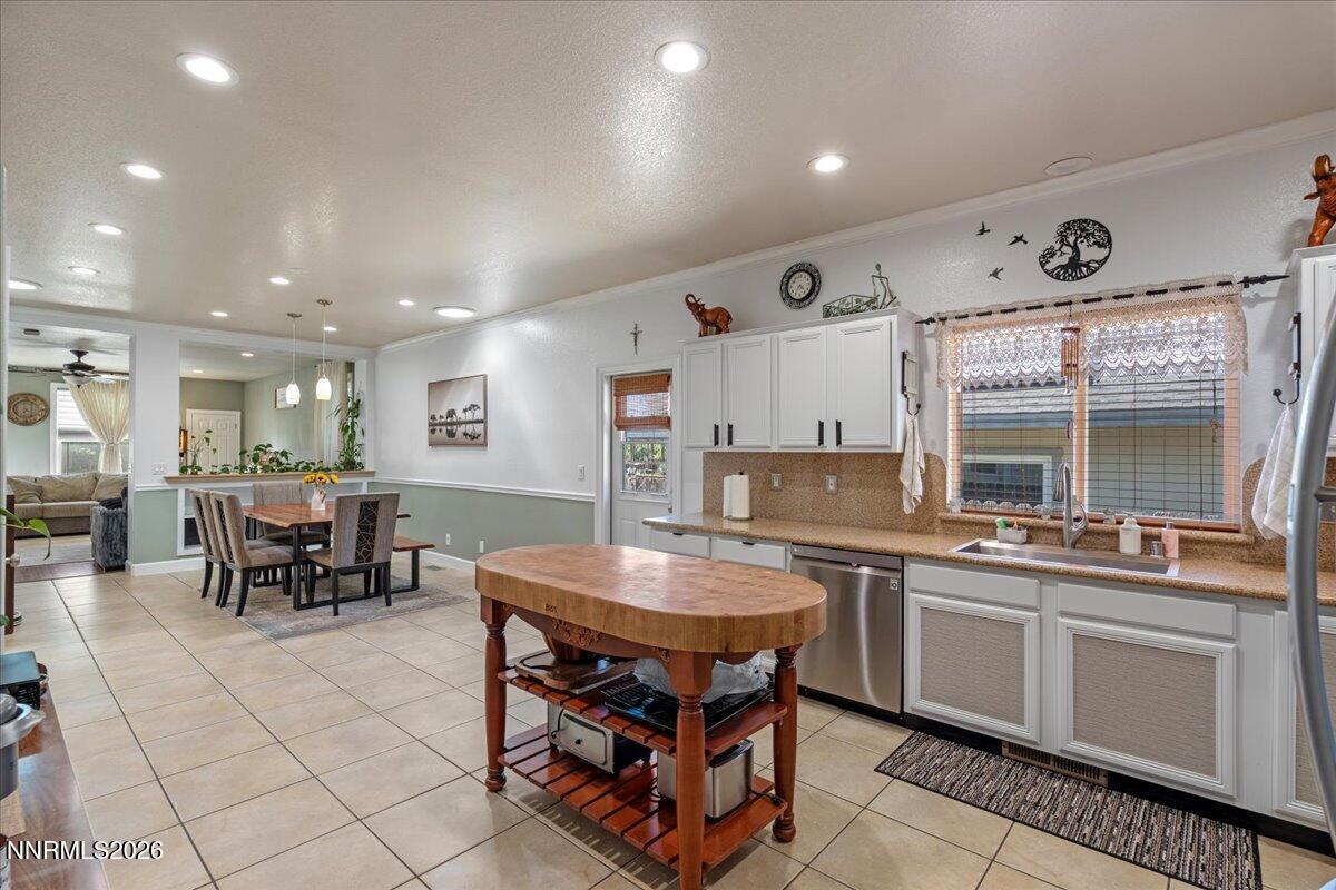 7931 Zinfandel Drive Reno, NV 89506 - Photo 19 of 44 Kitchen