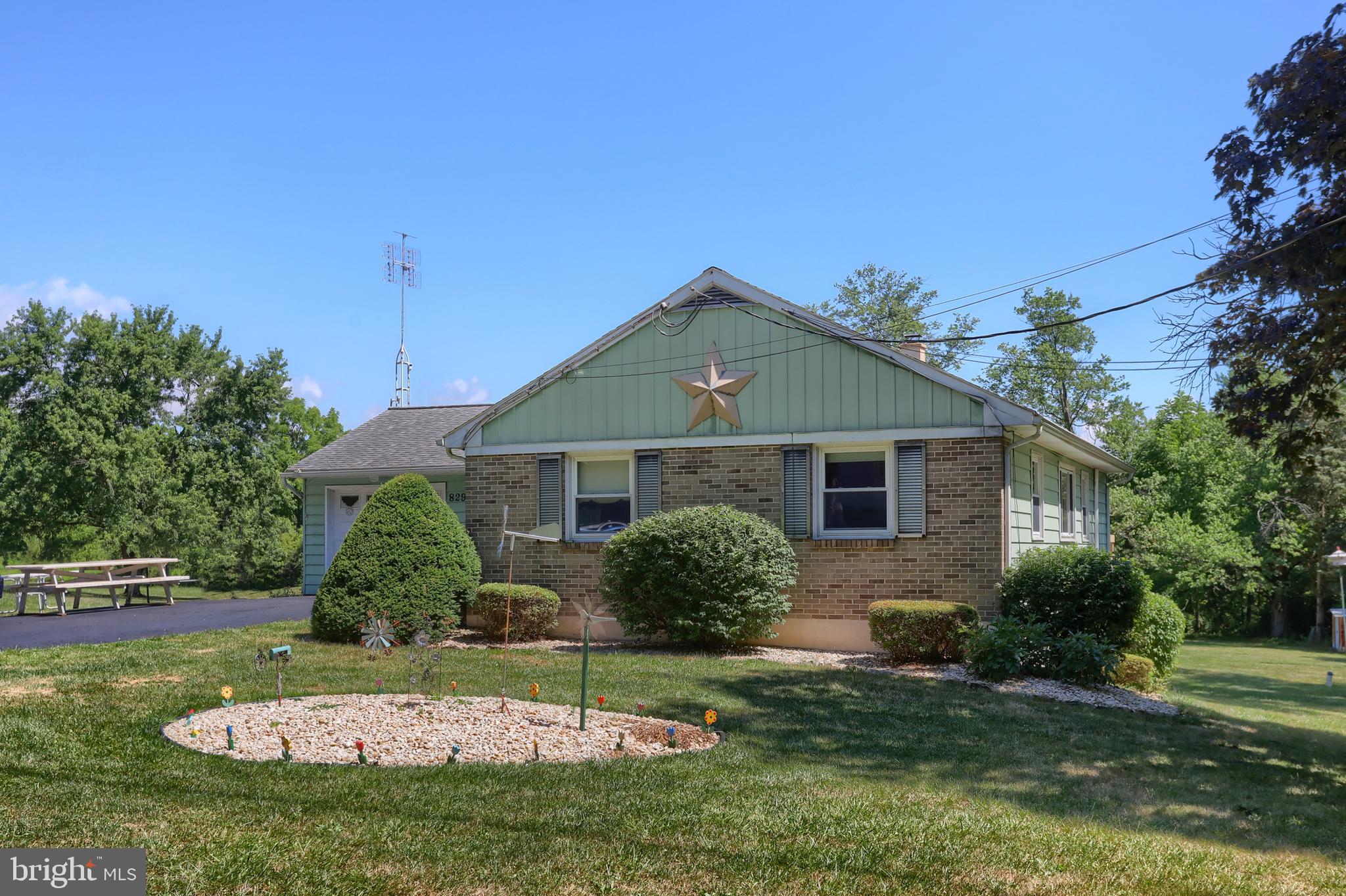 829 Locust Grove Road Middletown, PA 17057 - Photo 2 of 39 Gallery Image 2