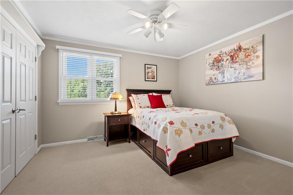 17 Greenwood Road Pittsburgh, PA 15221 - Photo 26 of 38