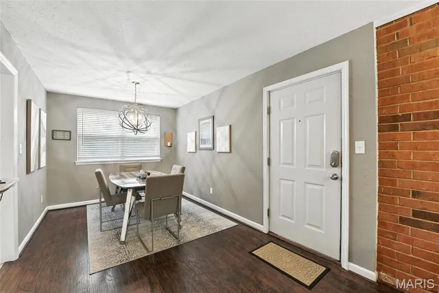 $189,900 | 1968 Green Glen Drive, Unit 102, St. Louis, MO 63122