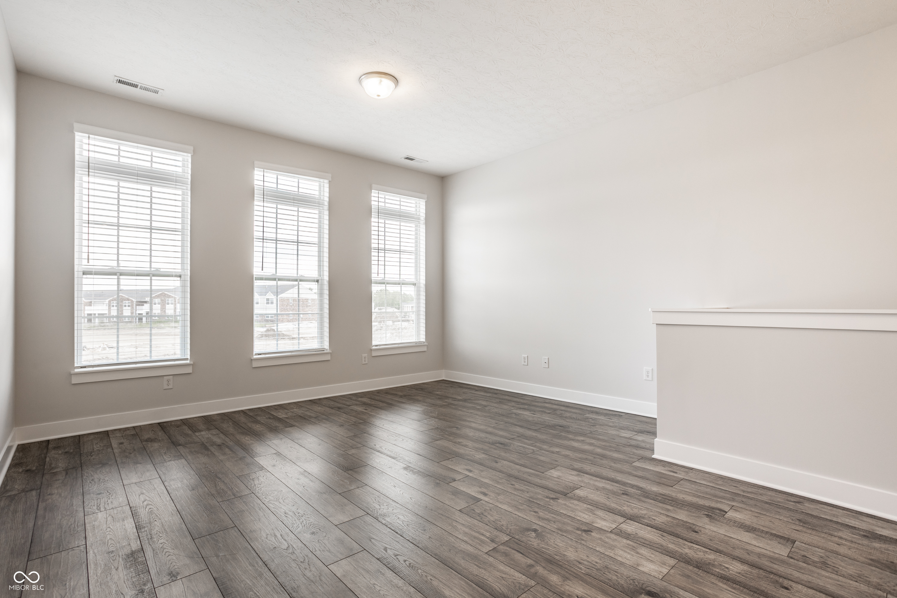 968 Kinzer Avenue Carmel, IN 46032 - Photo 5 of 18