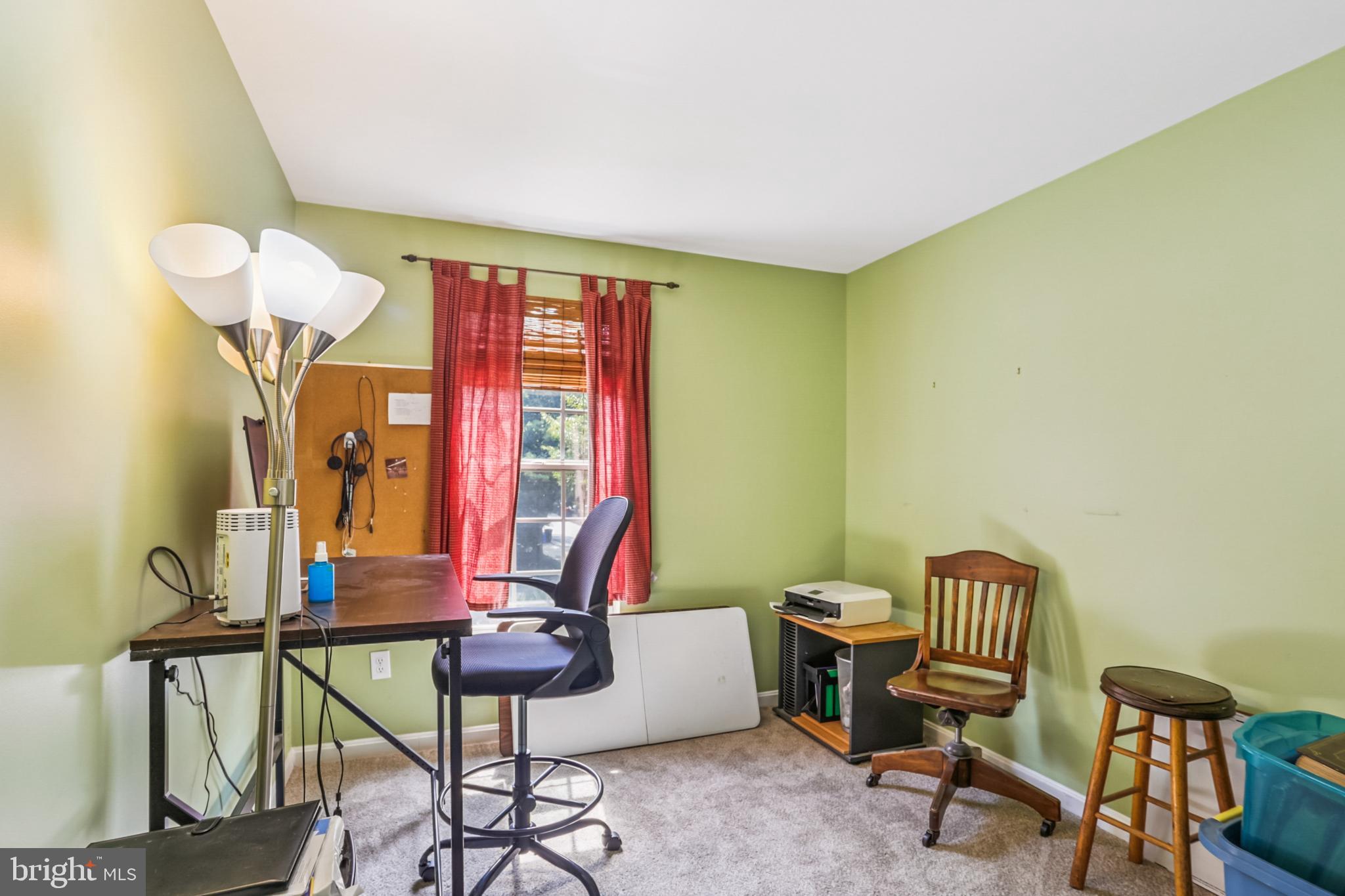 15129 Deer Valley Terrace Silver Spring, MD 20906 - Photo 14 of 30 Third bedroom upstairs.