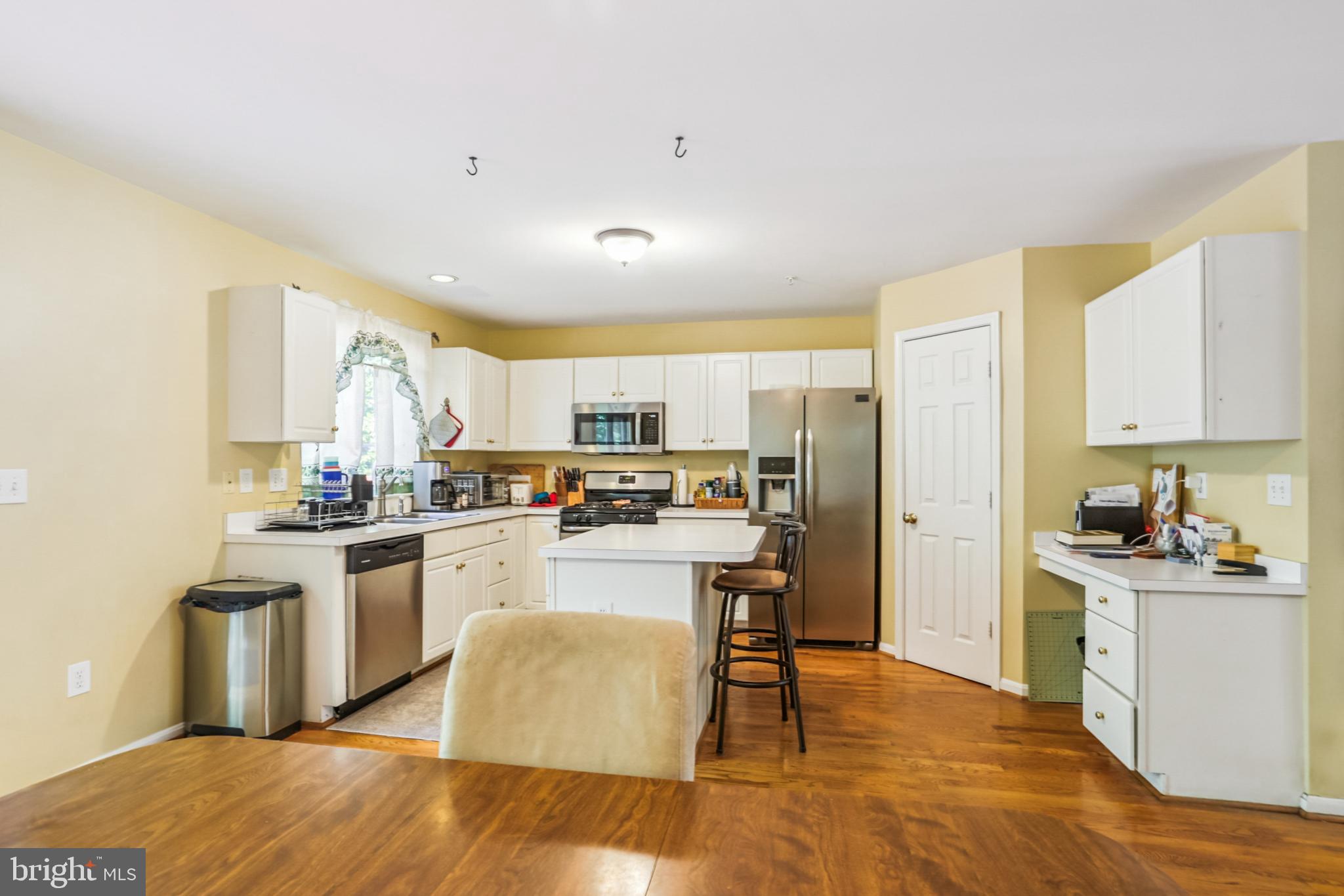 15129 Deer Valley Terrace Silver Spring, MD 20906 - Photo 6 of 30 Note the walk in pantry!
