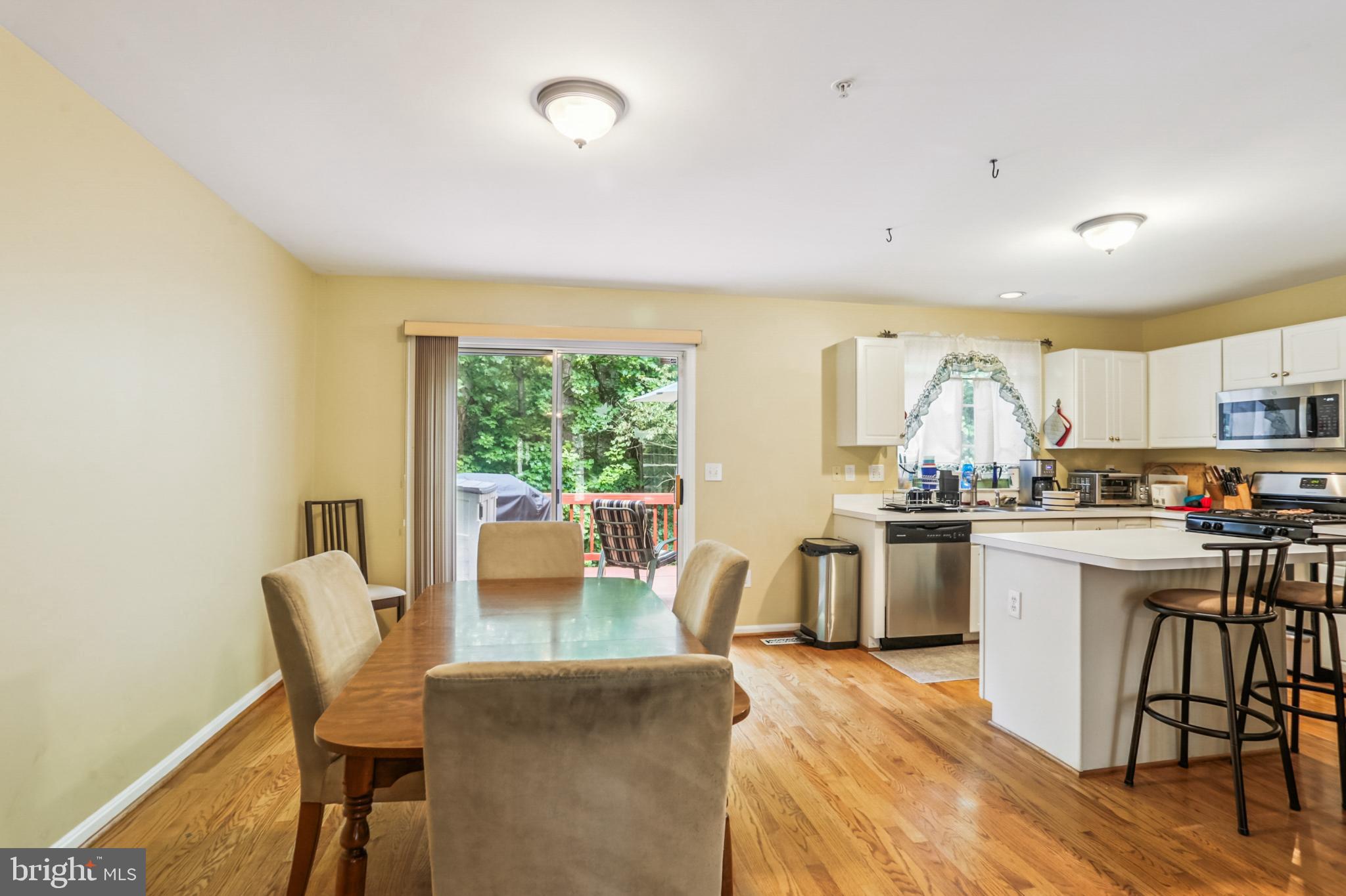 15129 Deer Valley Terrace Silver Spring, MD 20906 - Photo 8 of 30 Dining area and walk out to deck, more light!