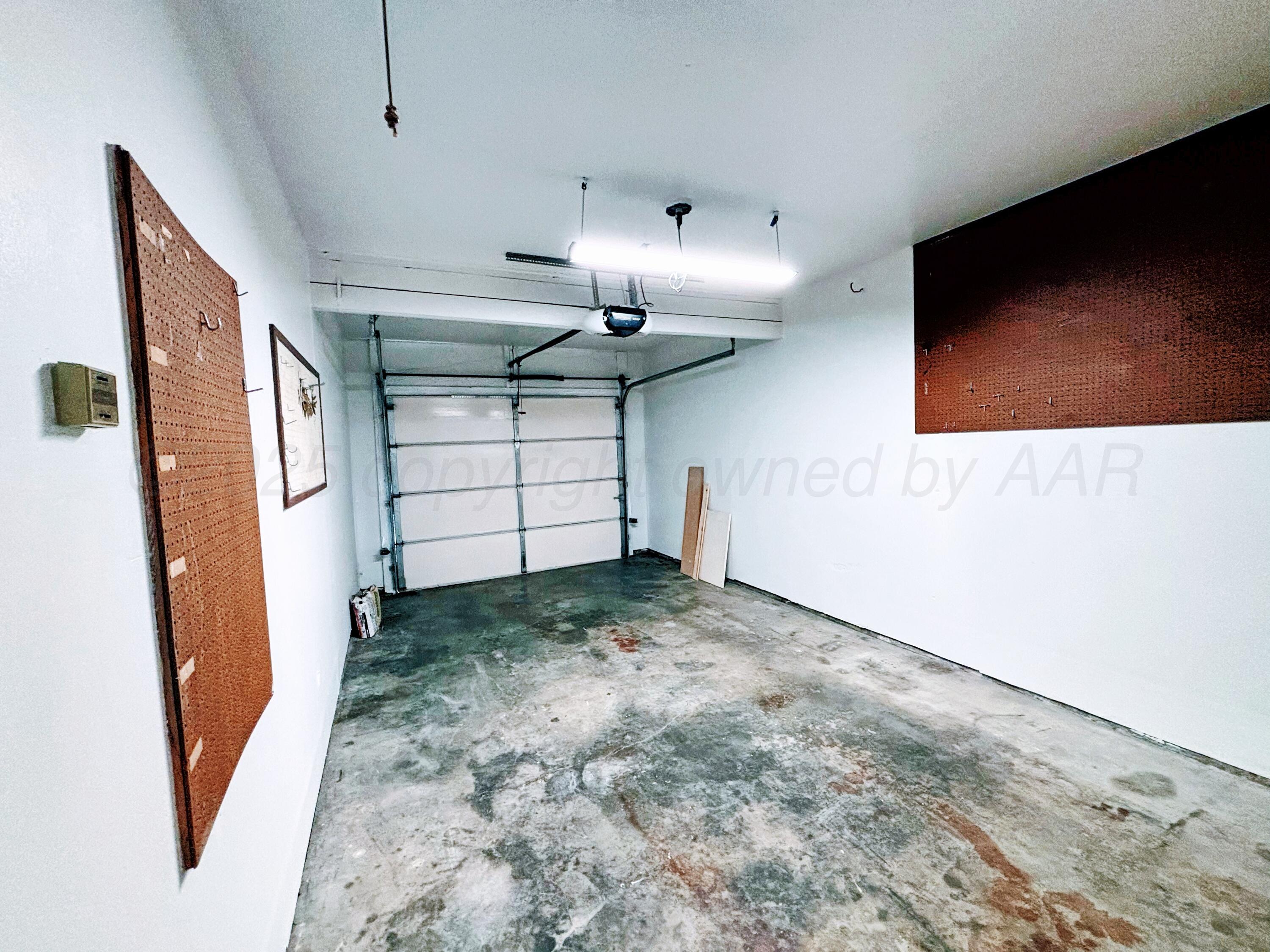 1510 South Indiana Street Perryton, TX 79070 - Photo 32 of 39 a view of a garage