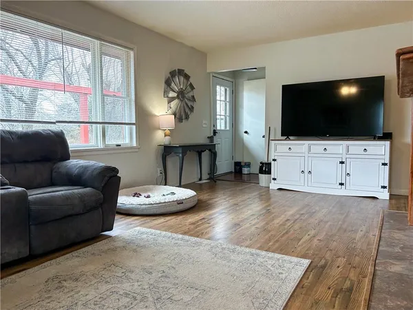 $305,000 | 20650 East 1100th Road, Pleasanton, KS 66075