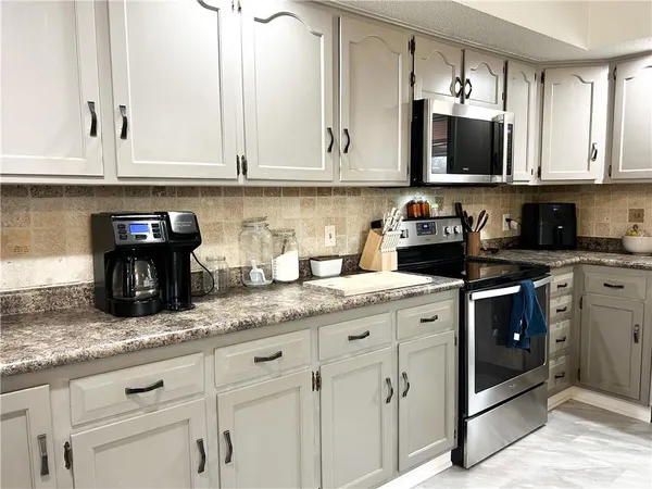 $305,000 | 20650 East 1100th Road, Pleasanton, KS 66075