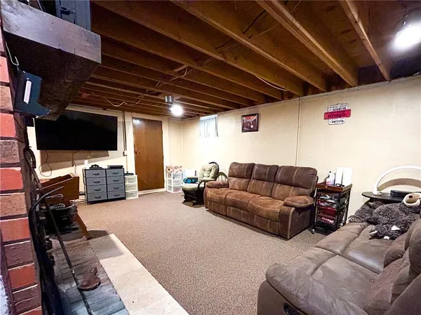 $305,000 | 20650 East 1100th Road, Pleasanton, KS 66075