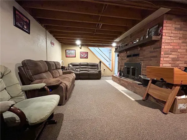 $305,000 | 20650 East 1100th Road, Pleasanton, KS 66075