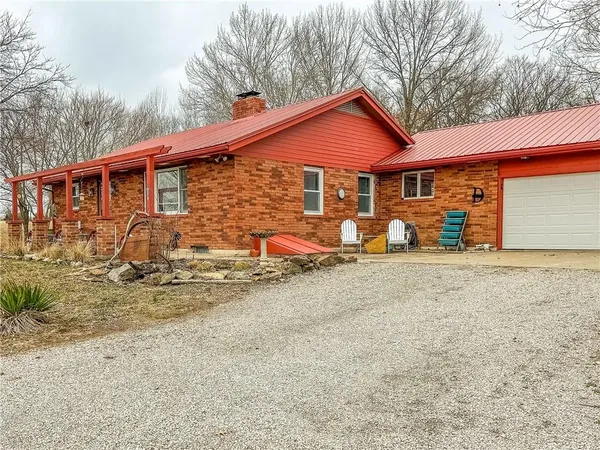 $305,000 | 20650 East 1100th Road, Pleasanton, KS 66075