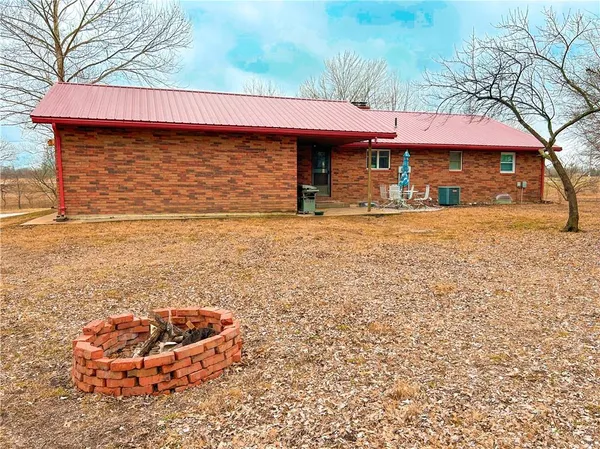 $305,000 | 20650 East 1100th Road, Pleasanton, KS 66075