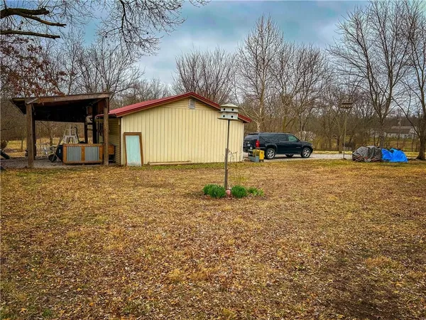 $305,000 | 20650 East 1100th Road, Pleasanton, KS 66075