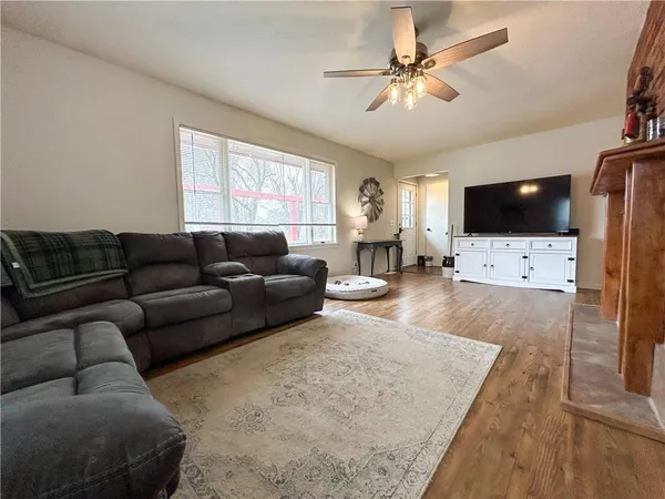$305,000 | 20650 East 1100th Road, Pleasanton, KS 66075