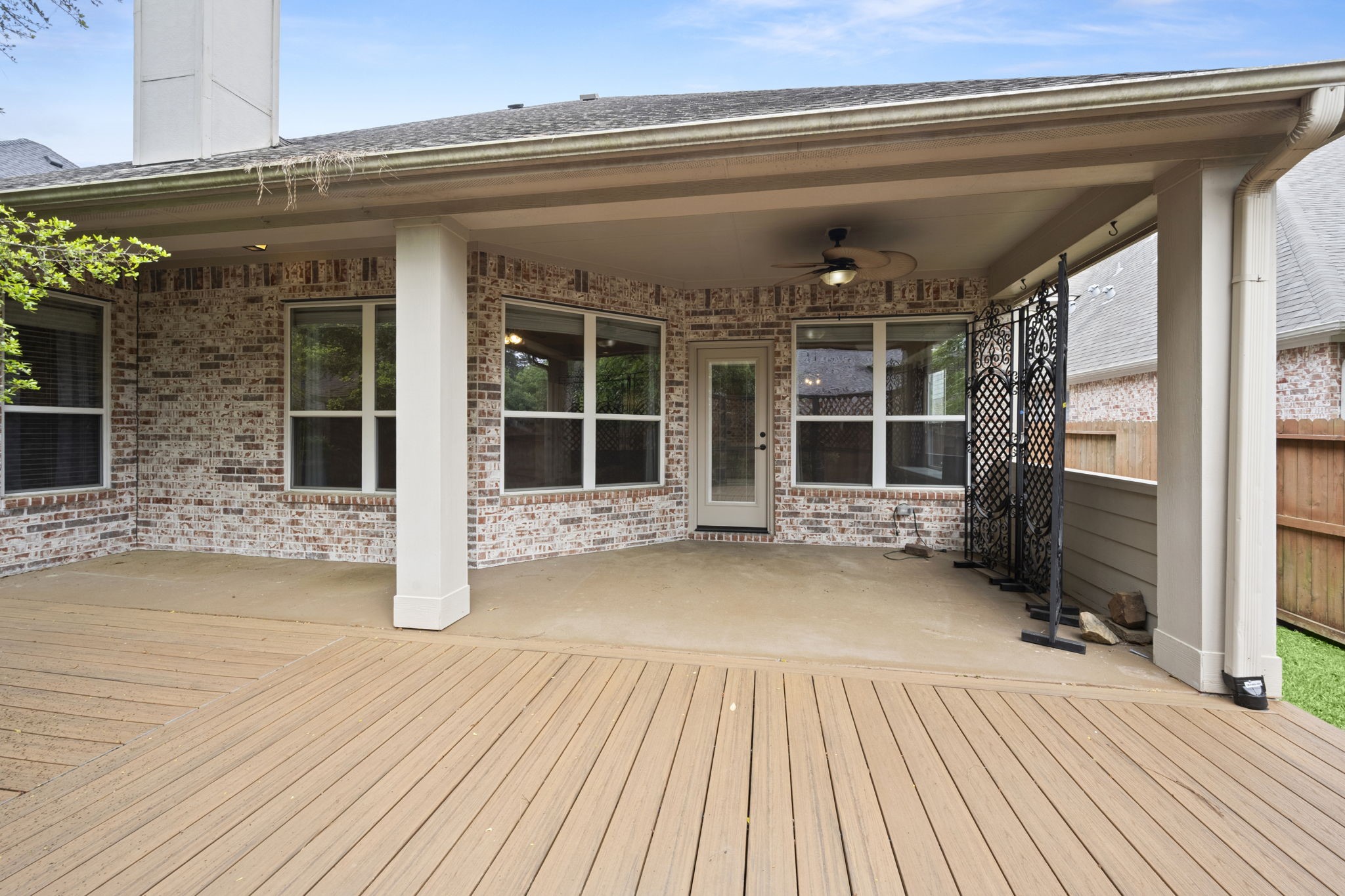 110 David Forest Lane Conroe, TX 77384 - Photo 10 of 35 a view of a house with wooden floor
