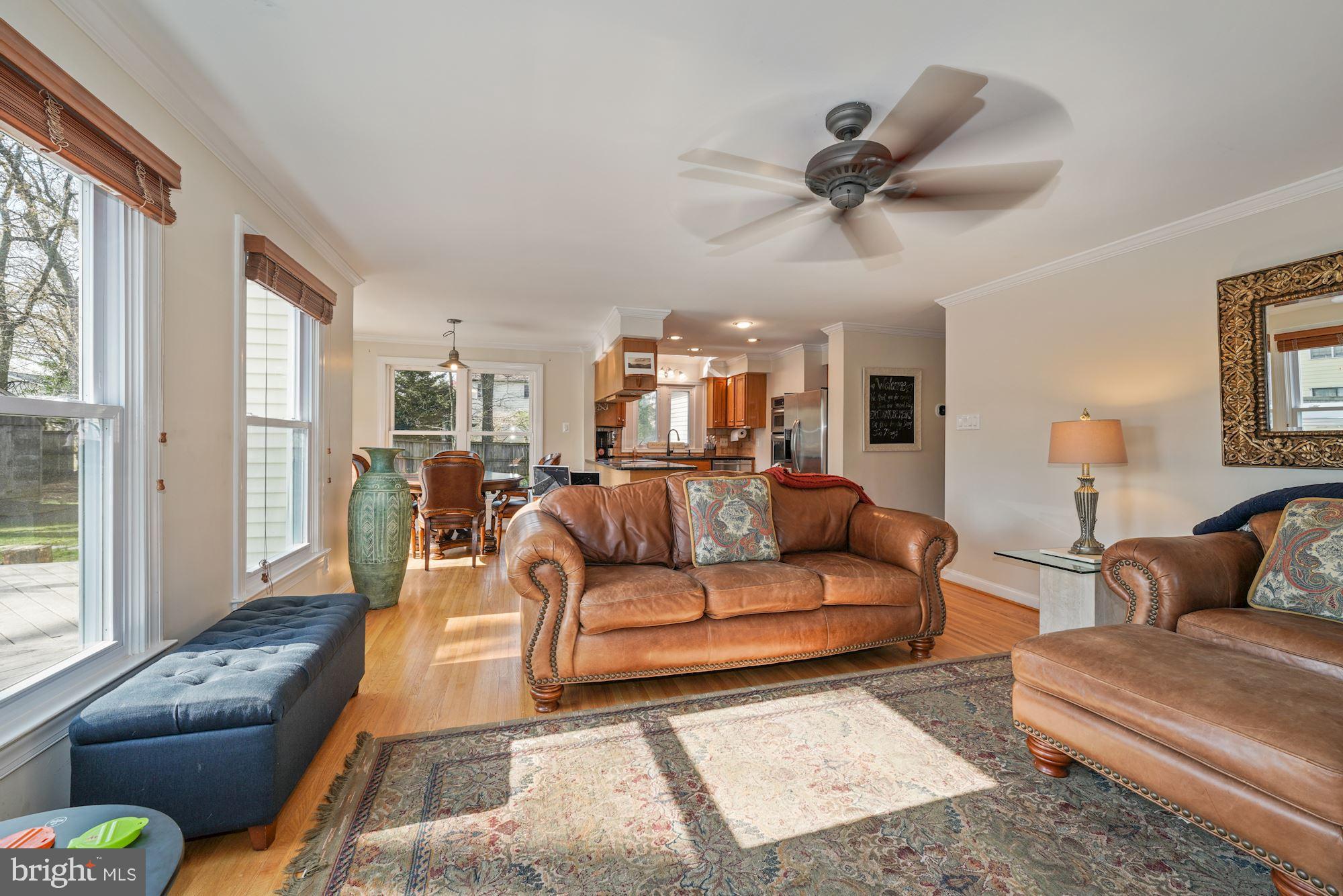 1913 Woodford Road Vienna, VA 22182 - Photo 11 of 44