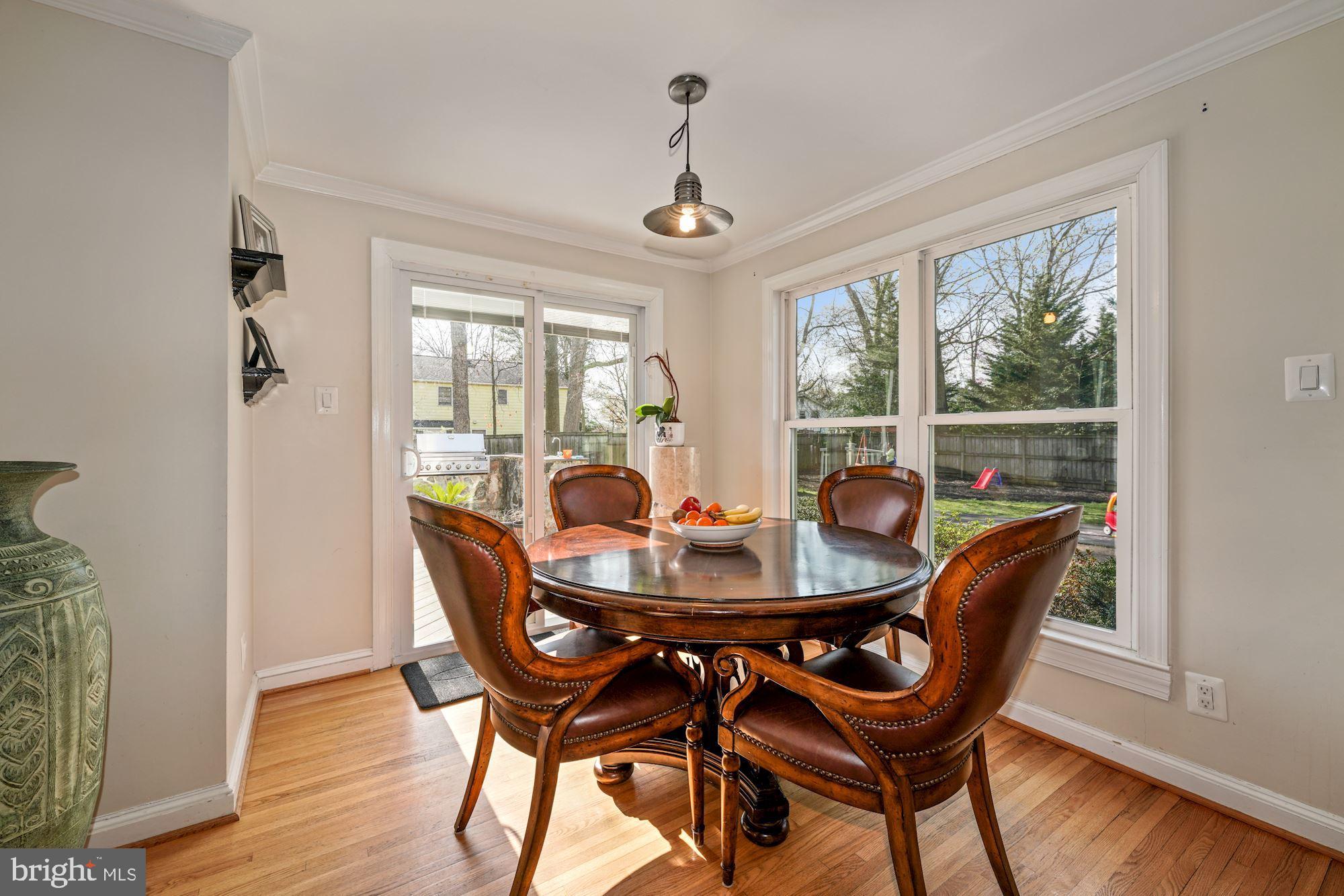 1913 Woodford Road Vienna, VA 22182 - Photo 13 of 44