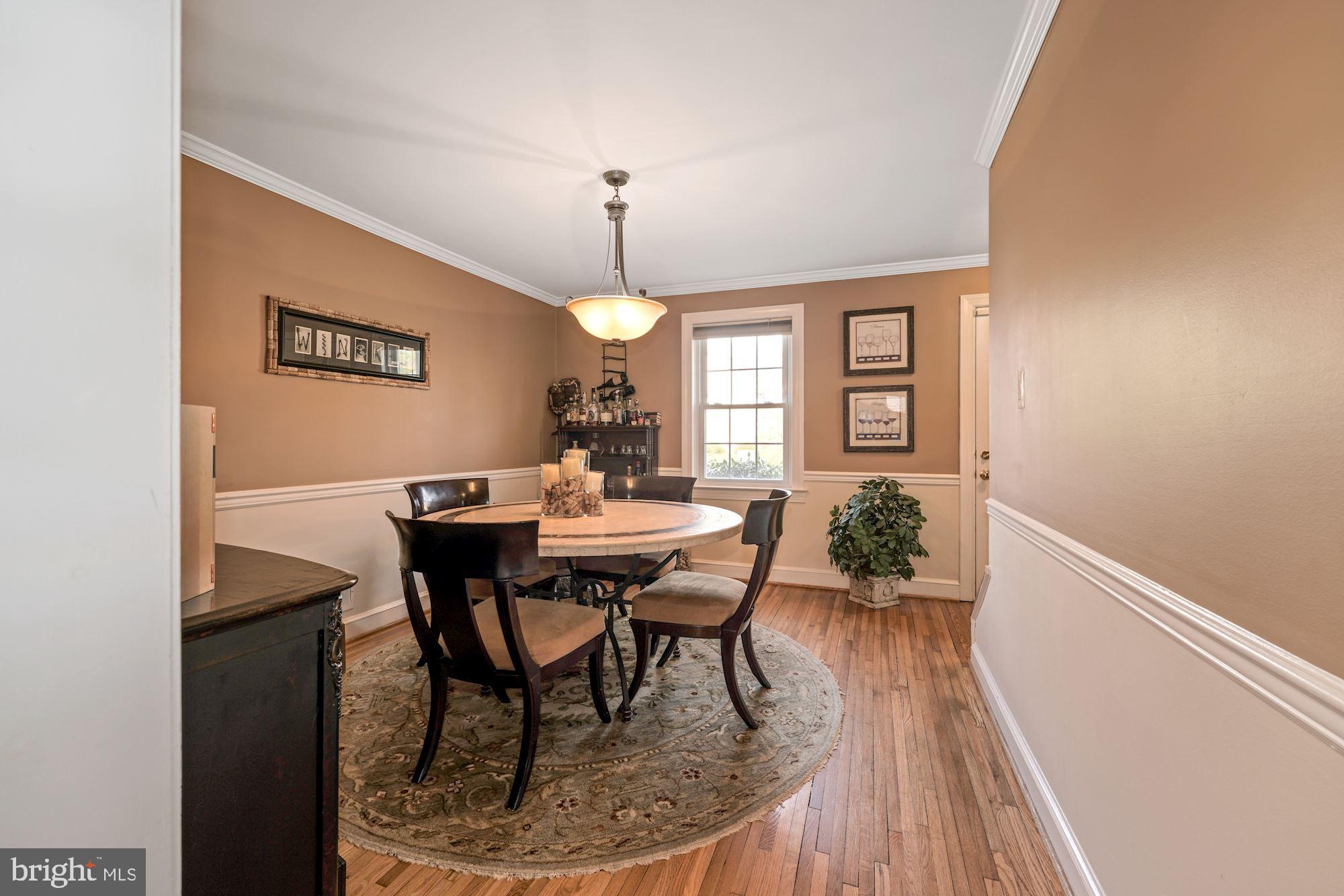 1913 Woodford Road Vienna, VA 22182 - Photo 14 of 44